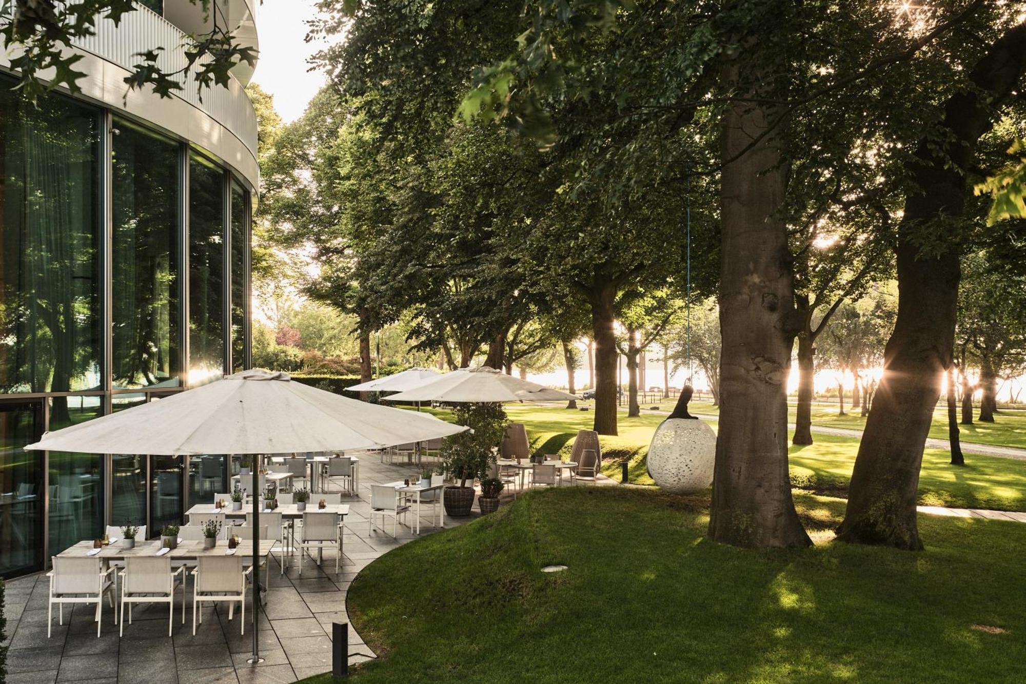 The Fontenay Hamburg-Harburg Exteriör bild The park