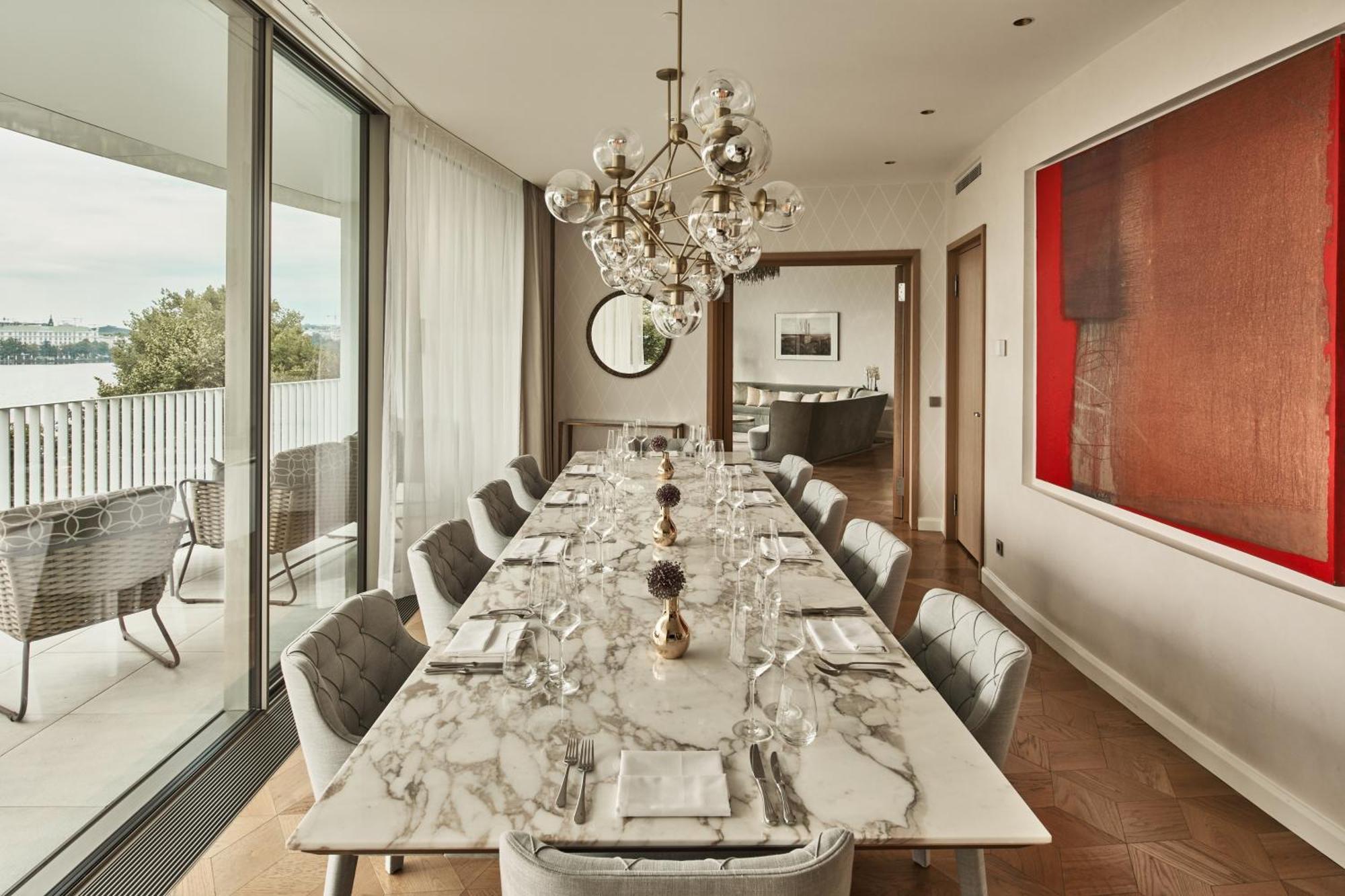 The Fontenay Hamburg-Harburg Exteriör bild Dining room