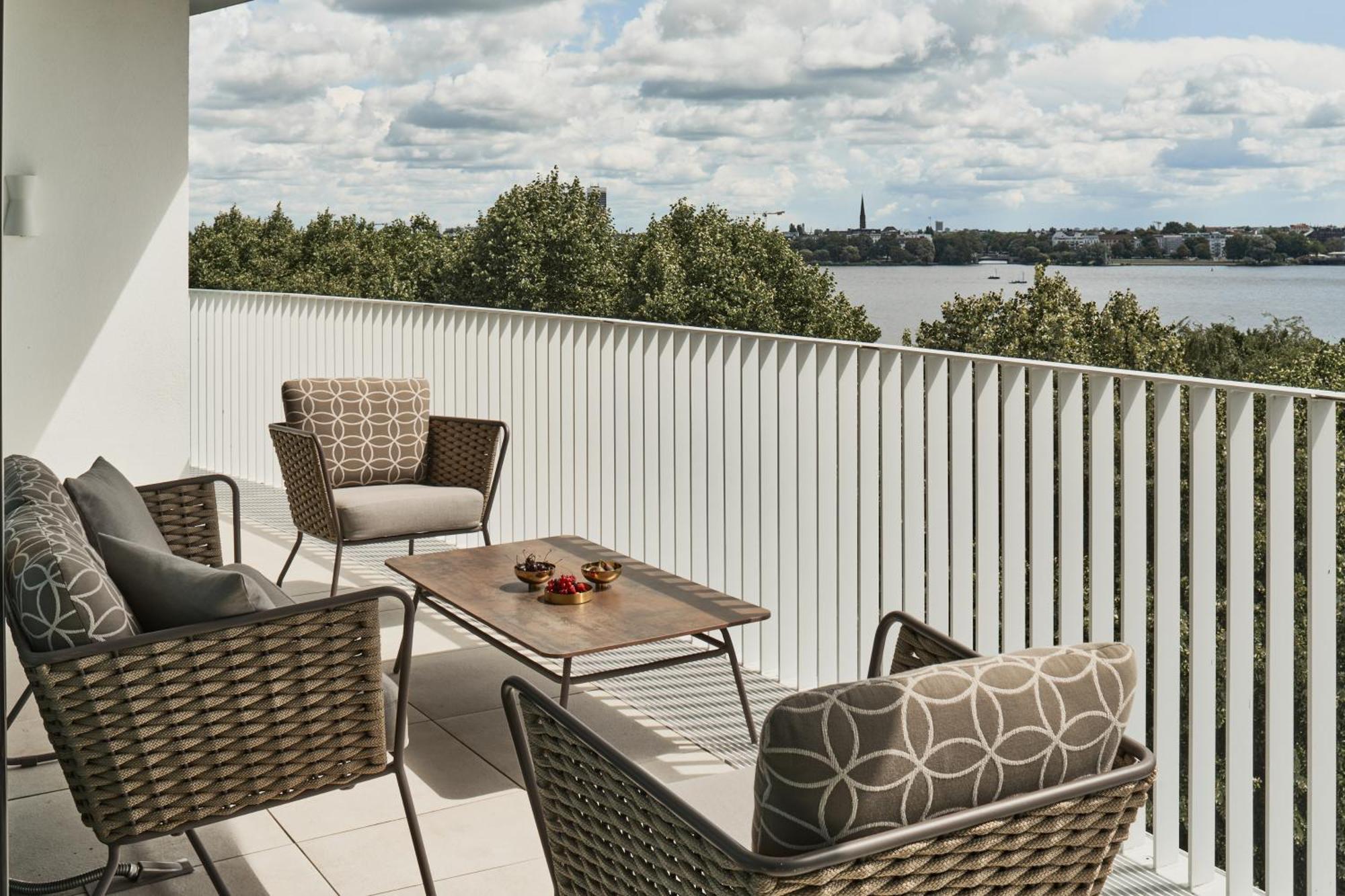 The Fontenay Hamburg-Harburg Exteriör bild Balcony