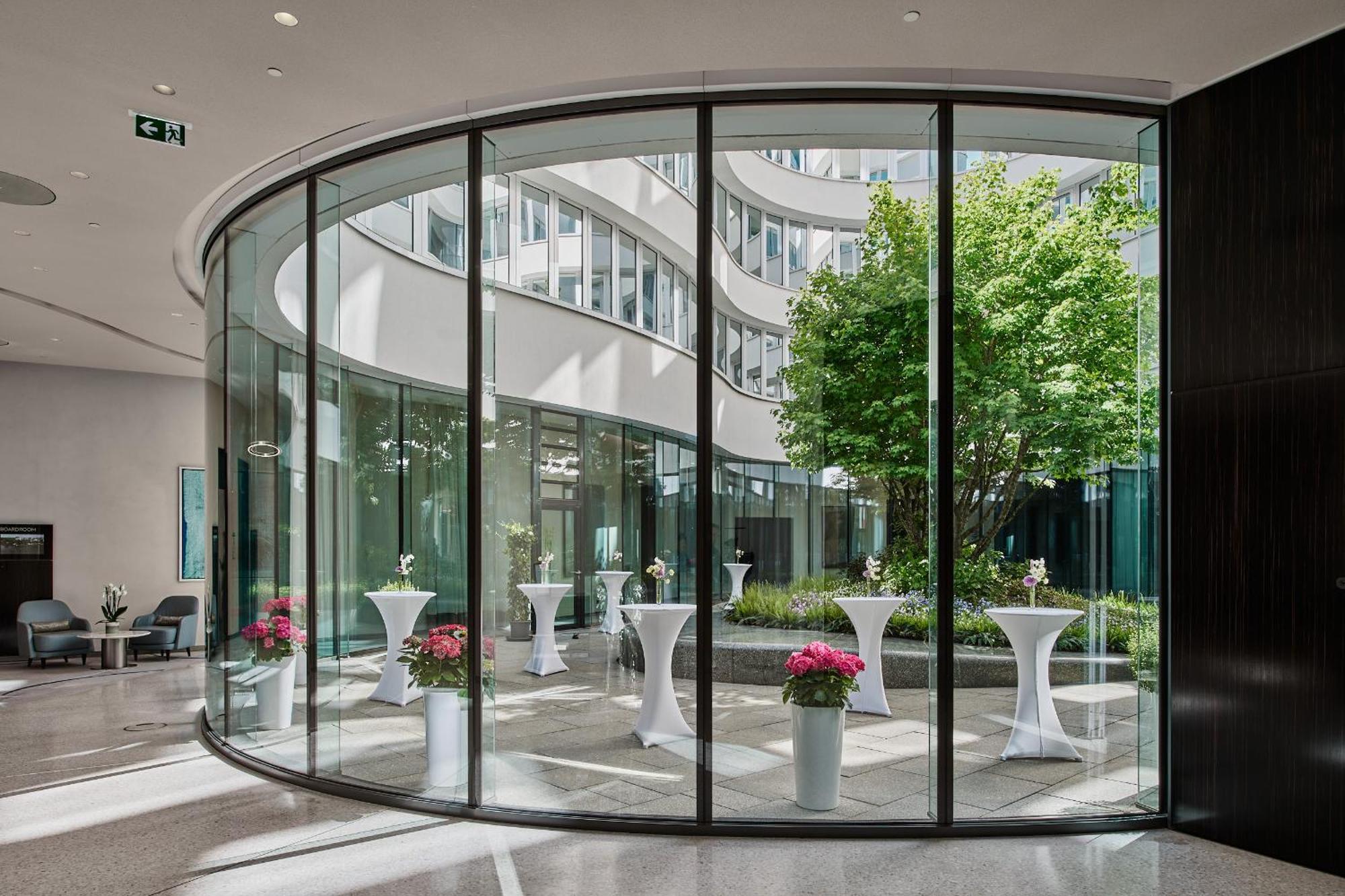 The Fontenay Hamburg-Harburg Exteriör bild The atrium