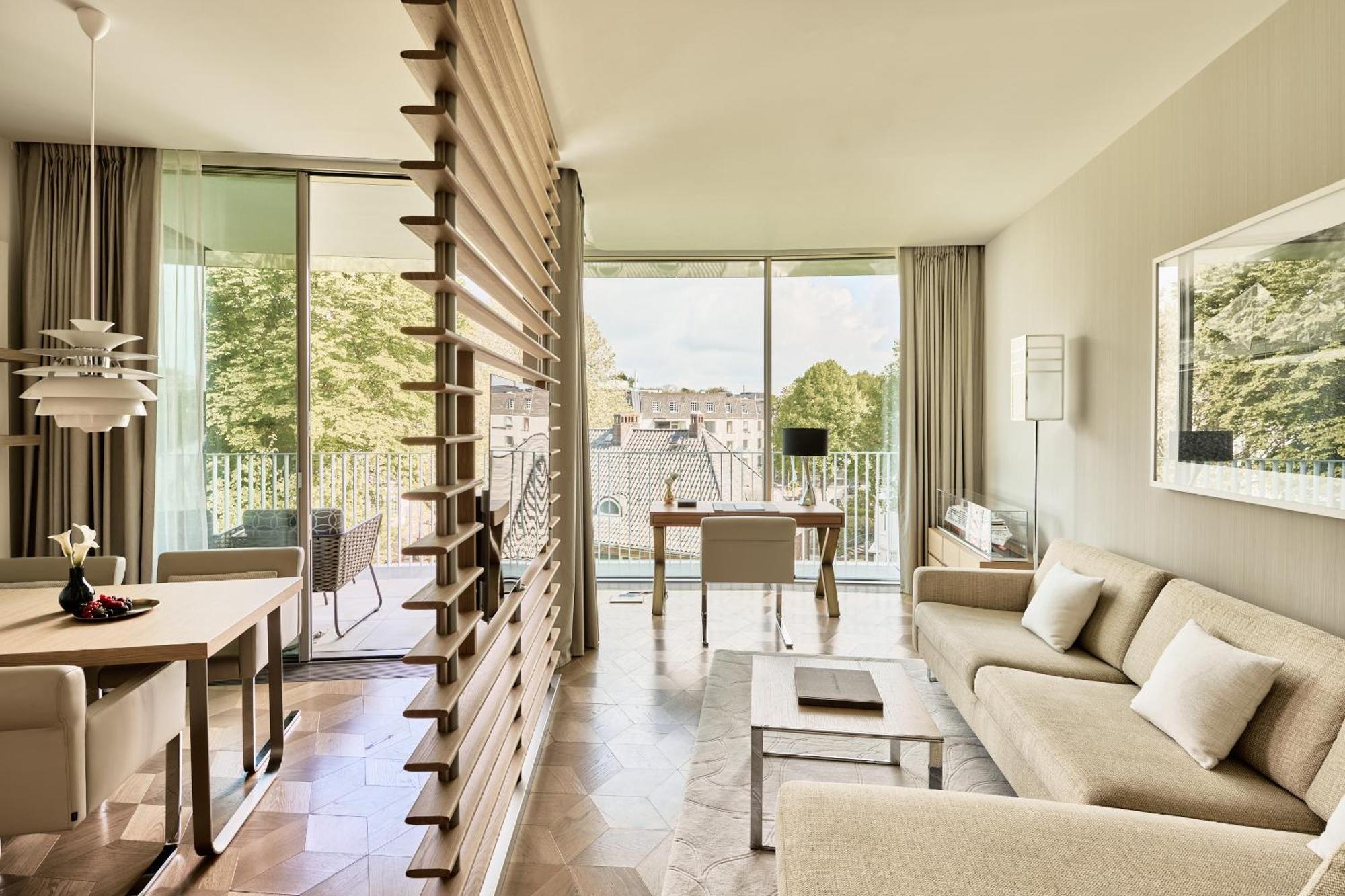 The Fontenay Hamburg-Harburg Exteriör bild A living room in a typical apartment