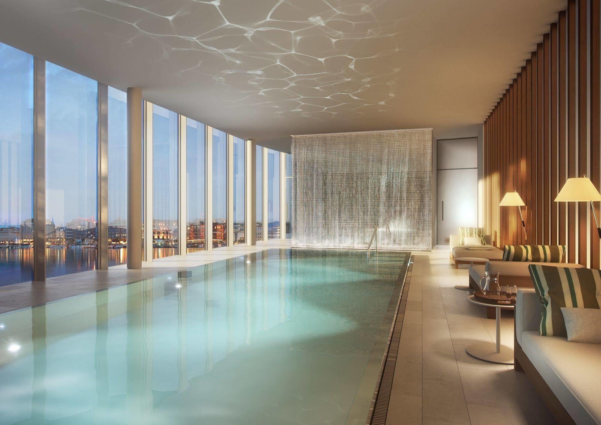 The Fontenay Hamburg-Harburg Exteriör bild The Sky Pool